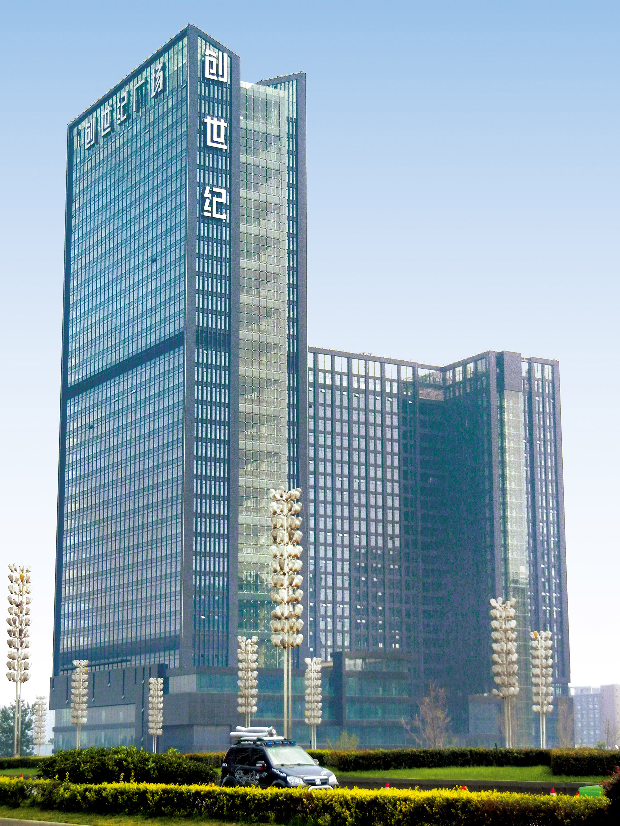 Алюминиевые панели неправильной формы: становятся основным направлением дизайна навесных фасадов и внутренней отделки зданий в 2026 году.