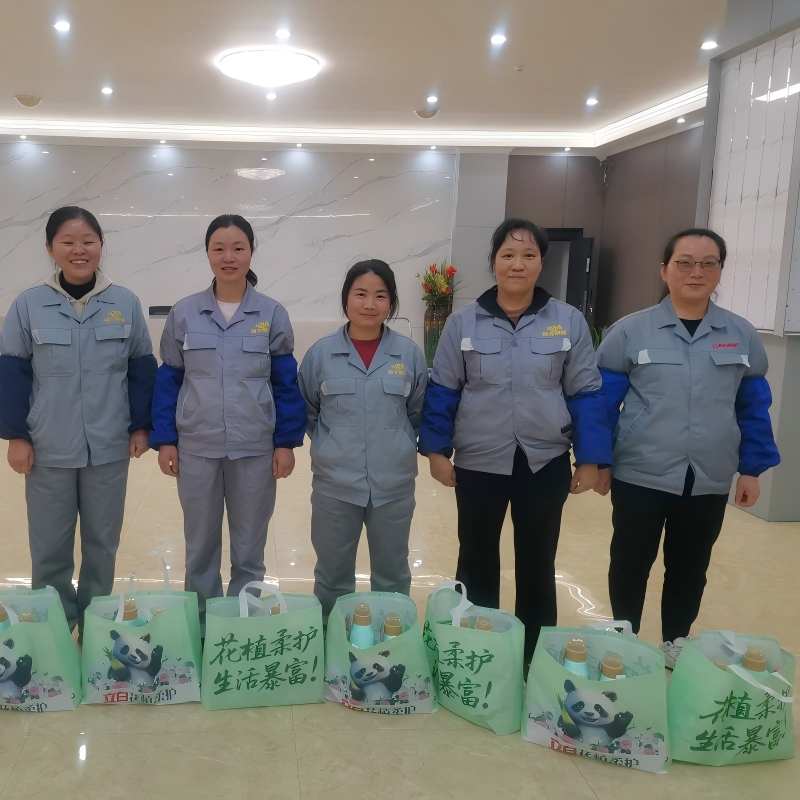 Компания ООО Чунцин Южные Огнеупорные Кабели и Провода успешно провела мероприятие, посвященное Международному женскому дню