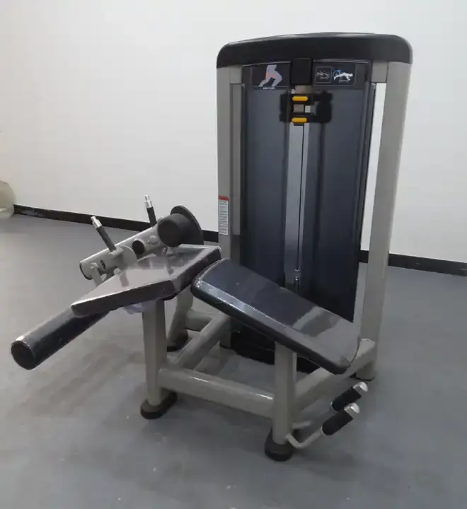 Горизонтальный тренажер для сгибания ног: быстрое формирование контуров задней части бедра