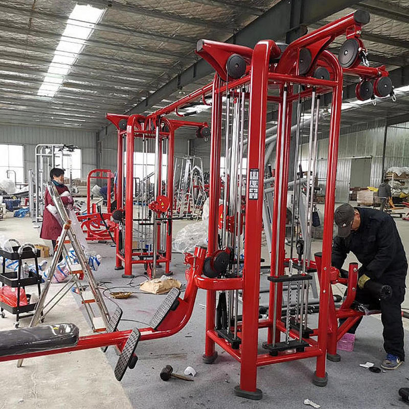 Комплексный тренажер восьмизонный : тренировки разных групп мышц несколькими людьми одновременно