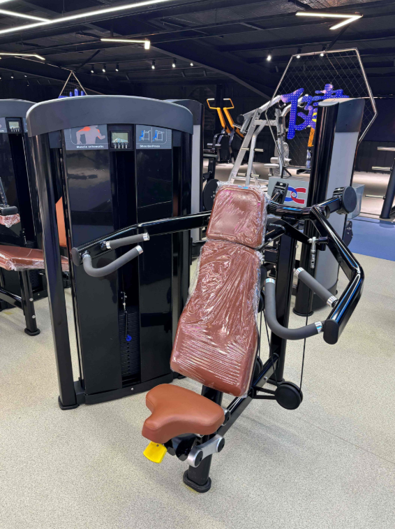 Откидной плечевой тренажер: профессиональная сила плеча