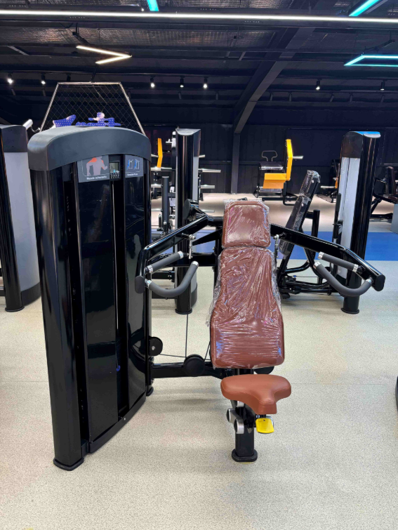 Откидной плечевой тренажер: профессиональная сила плеча