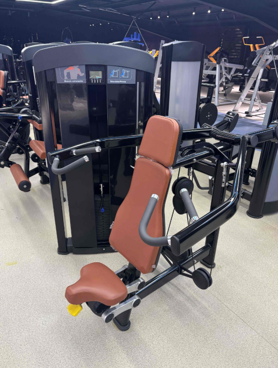 Откидной плечевой тренажер: профессиональная сила плеча