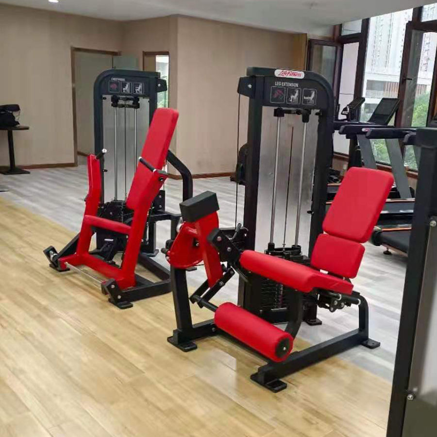 Сидячий тренажёр для разгибания ног: эффективная проработка квадрицепса