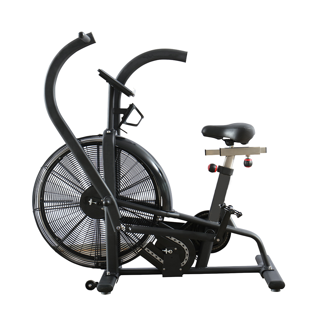Эллиптический тренажер с плоским рулем и вентилятором