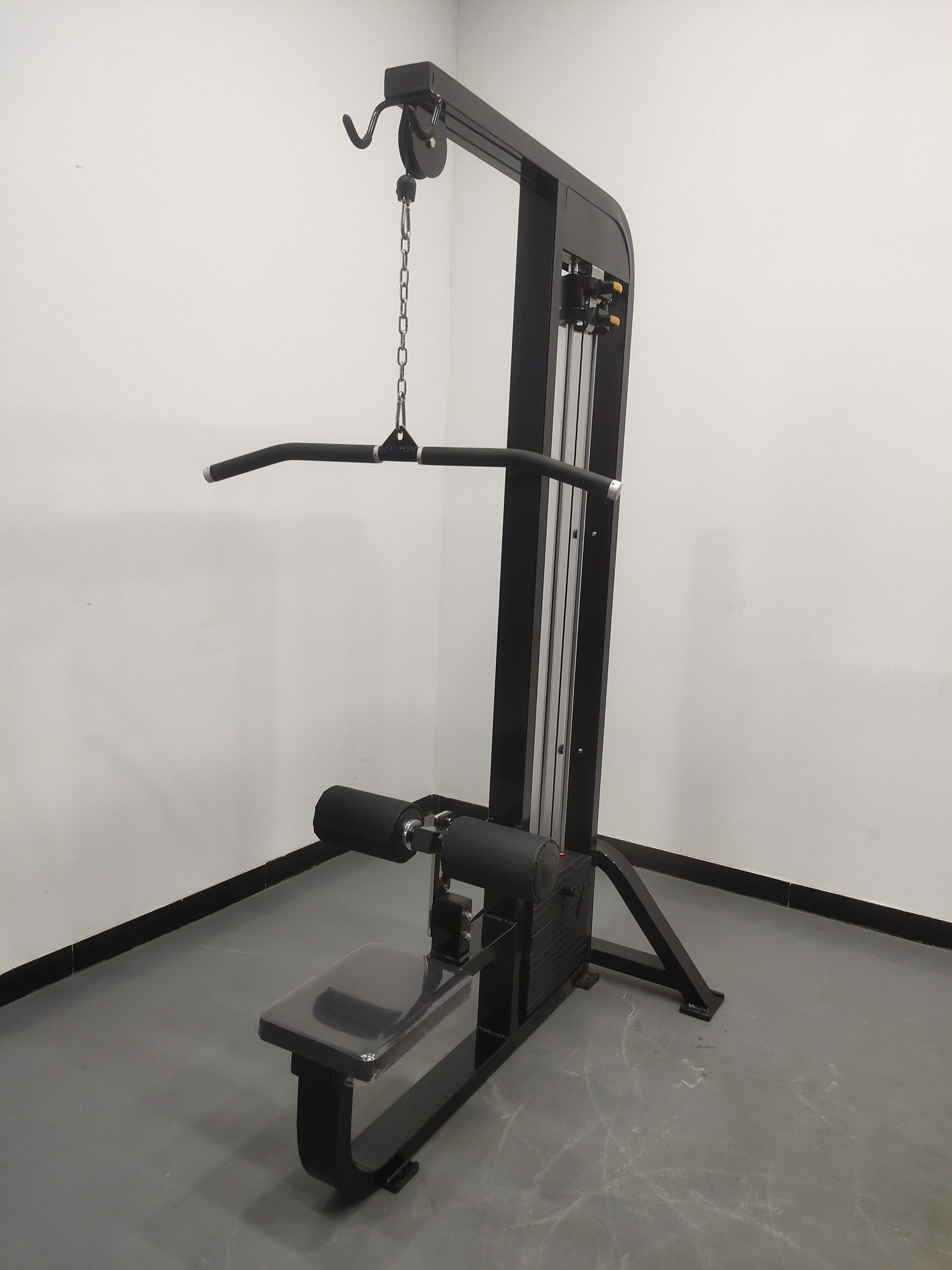 Сидячий тяговый тренажер для спины: Эффективное укрепление мышечных групп спины