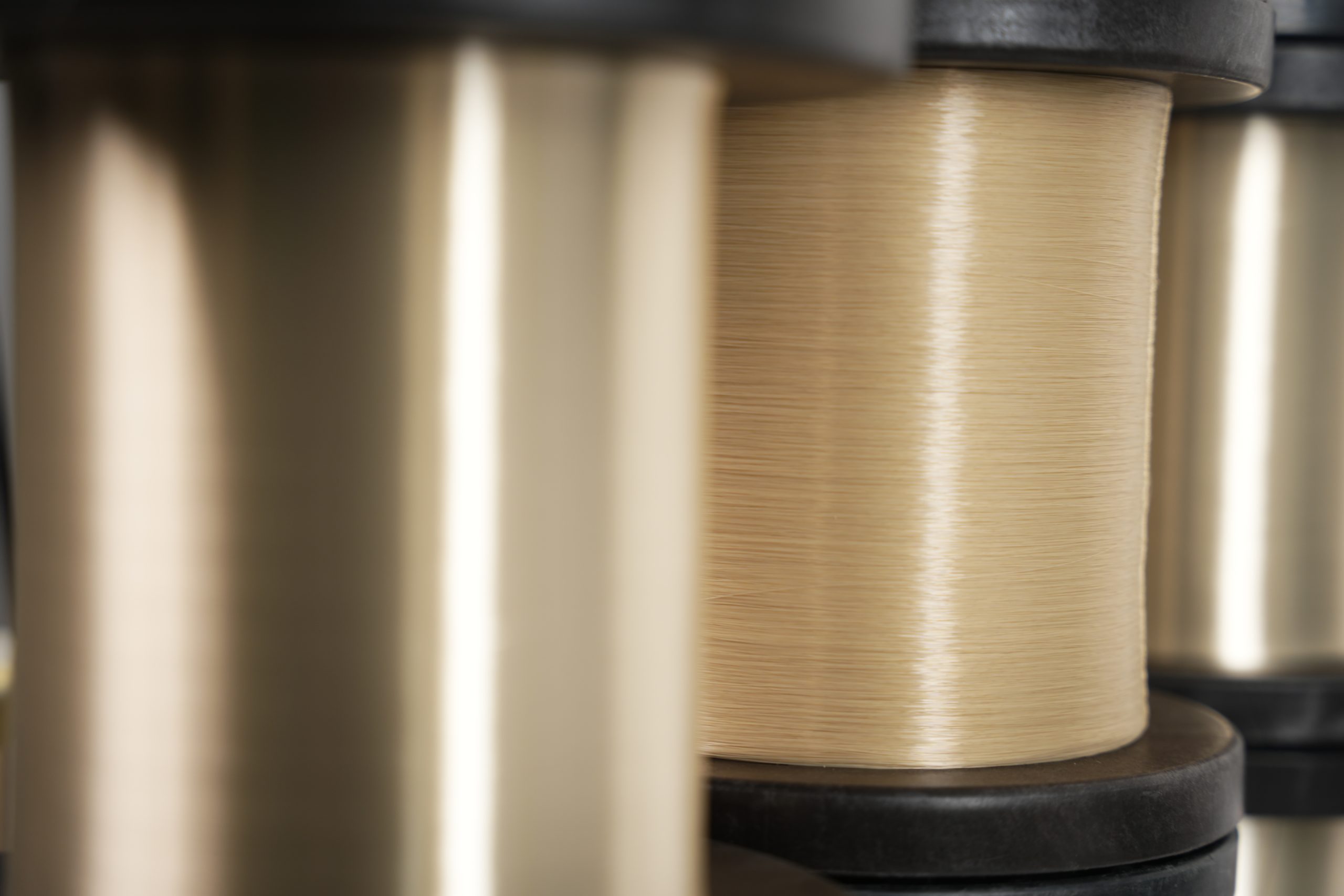 Какие тренды в использовании волокон PEEK в промышленности?