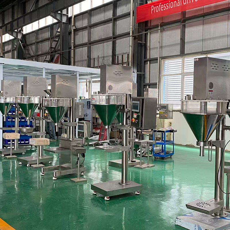 Полуавтоматическая машина для упаковки порошковых продуктов, недавно экспортированная (2)