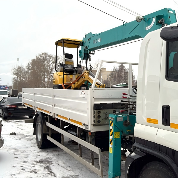 Российский клиент получил экскаватор, произведённый на заводе Пайния.3