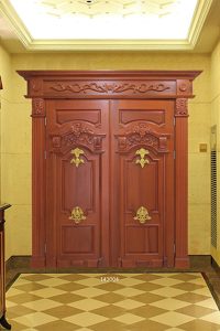 Композитная дверь из массива дерева: идеальное сочетание прочности и красоты