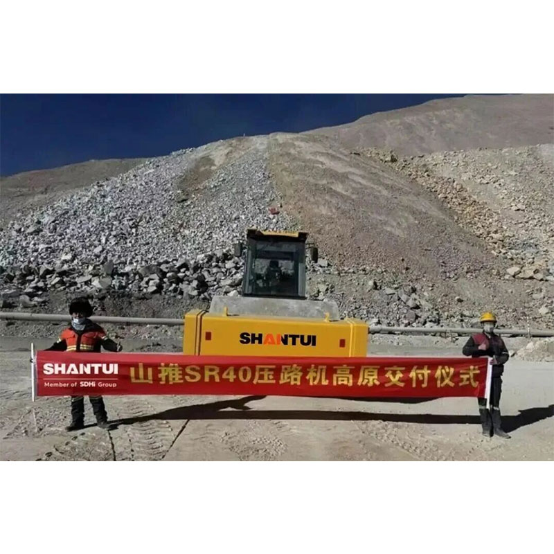 Крупнотоннажный однобарабанный дорожный каток Shantui доставлен на Тибетское плато.