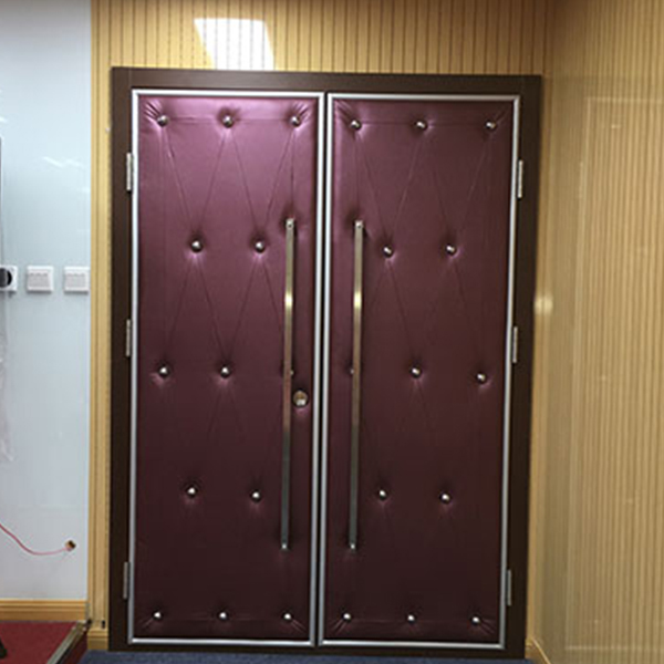 Создание тихого конференц-зала – важность высококачественных звукоизолирующих дверей