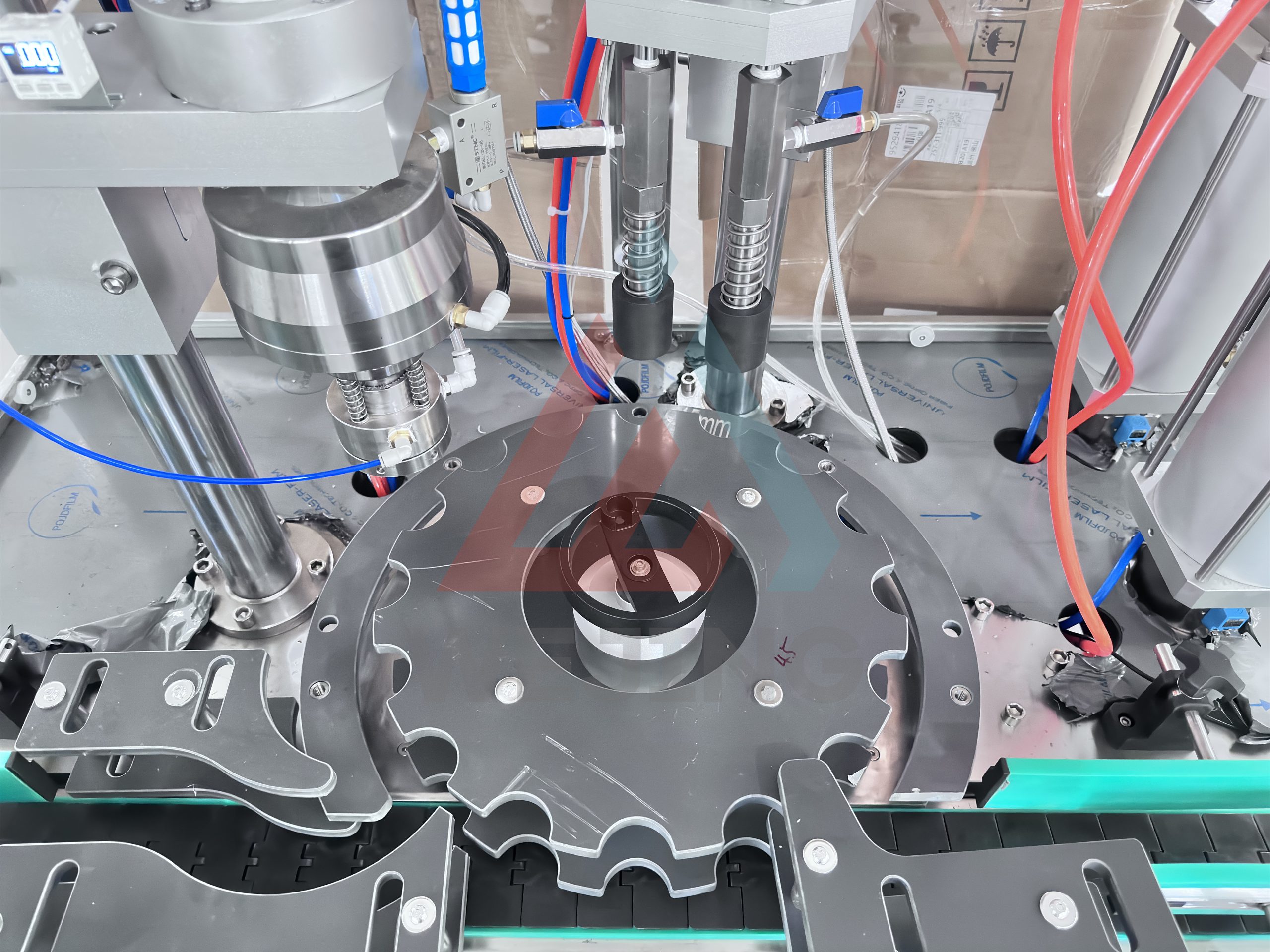 Машина для розлива аэрозолей BOV для небольших объемов.