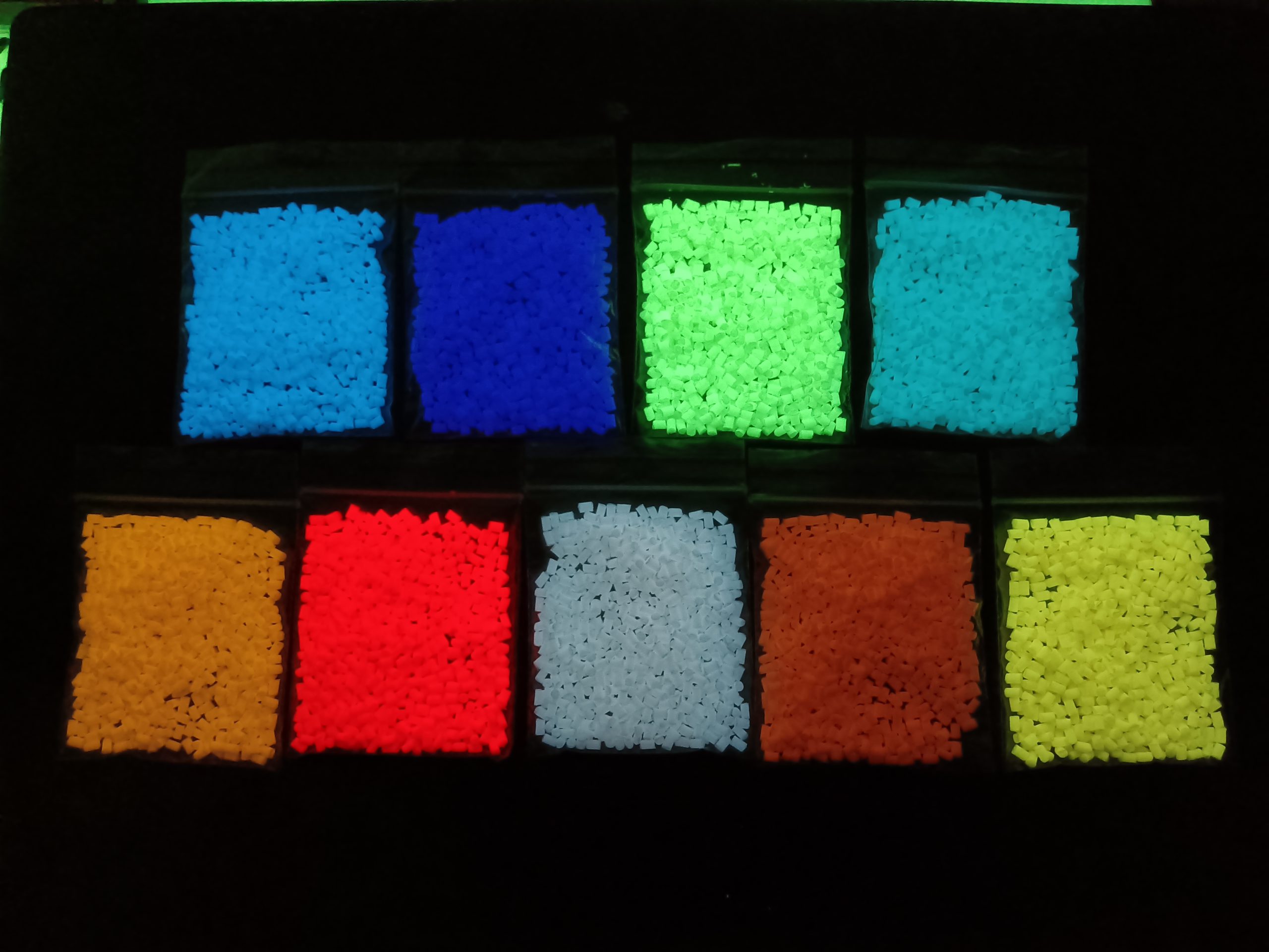 Применение Светящаяся мастербатч в производстве пластмассовых изделий