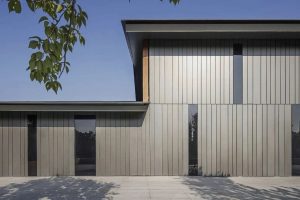Фасад здания с панелями VMZINC PIGMENTO grey