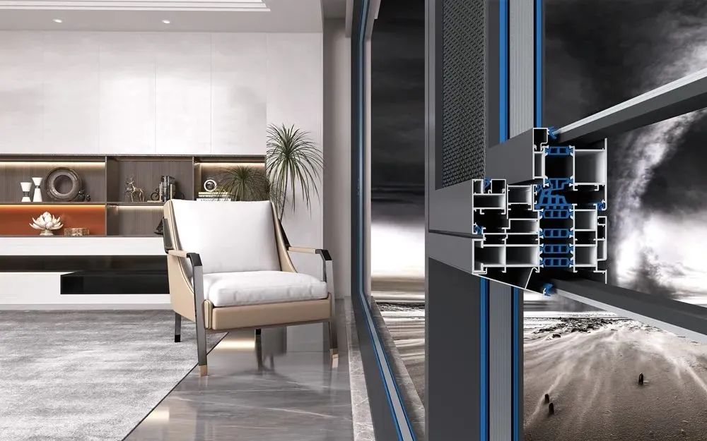 Доверие, преодолевающее моря и горы! Филиппинские иностранные гости приехали на экскурсию в нашу компанию и оформили заказы на месте, чтобы убедиться в качестве и мощности алюминиевых окон с терморазрывом.