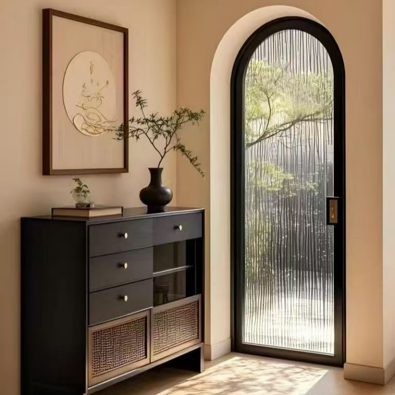 Арочная одностворчатая стеклянная дверь