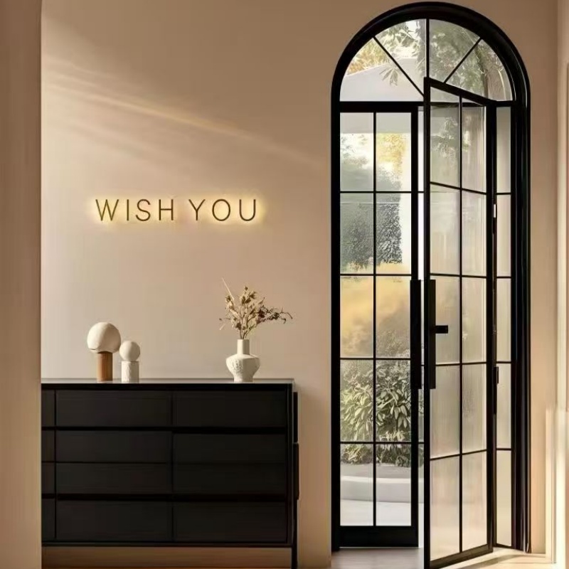 Арочная одностворчатая стеклянная дверь