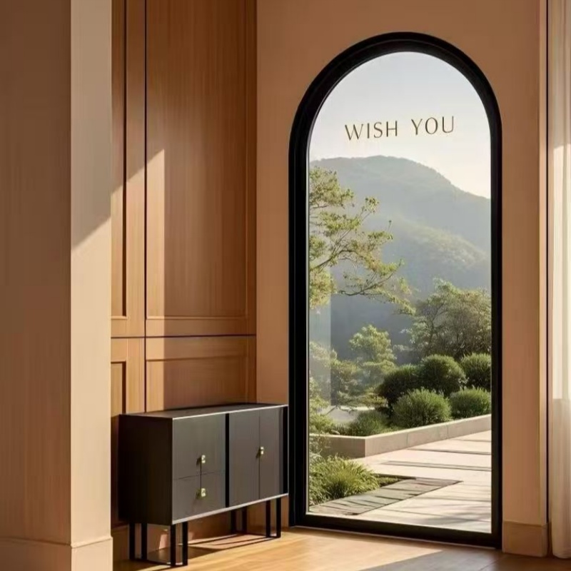 Арочная одностворчатая стеклянная дверь