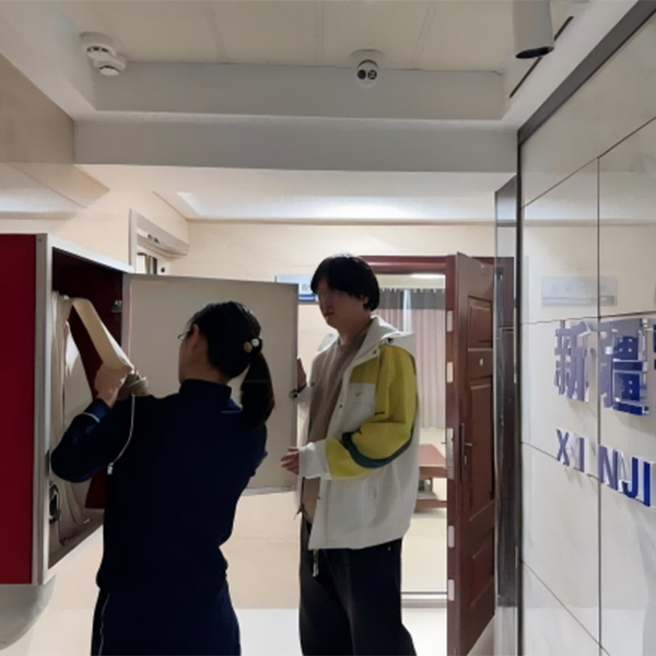 Укрепить меры безопасности на рабочем месте Установить защитные экраны для офисных помещений