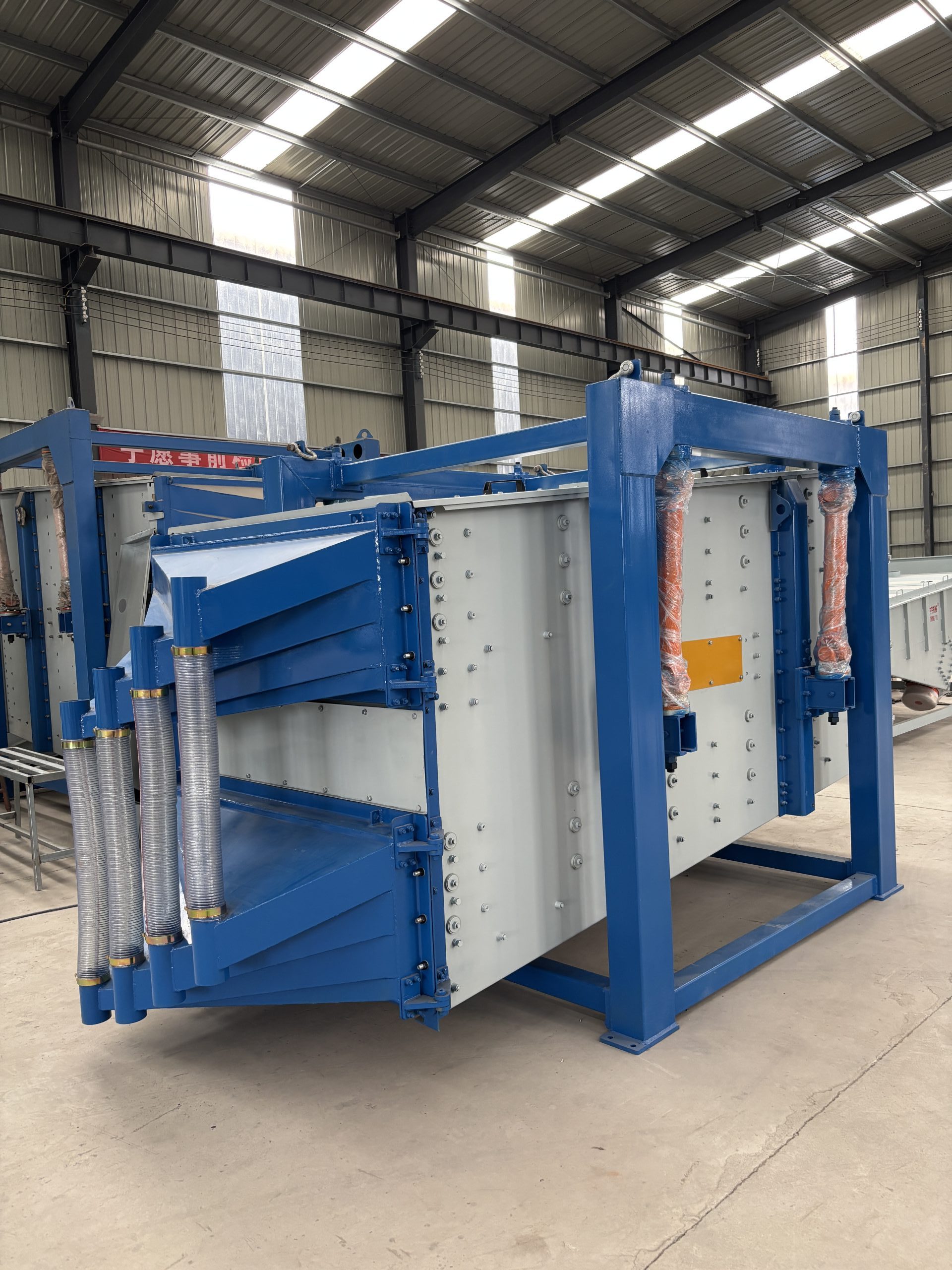 Какие факторы влияют на цену вибрационного грохота?