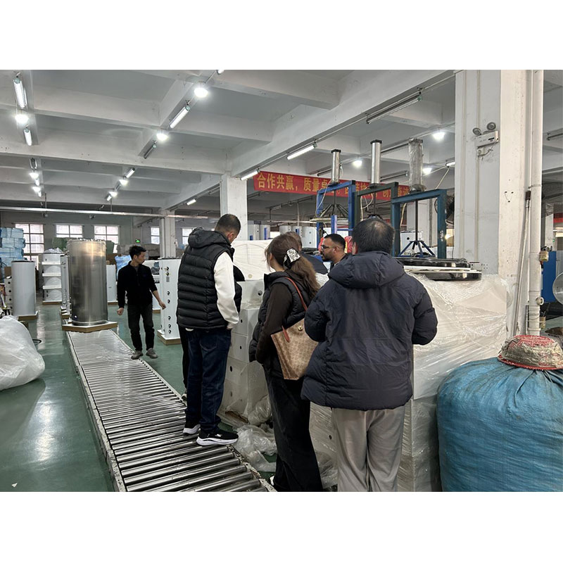 Палестинские клиенты посетили компанию Dongguan Hengrui Energy Technology Co., Ltd. для ознакомления с производственными возможностями