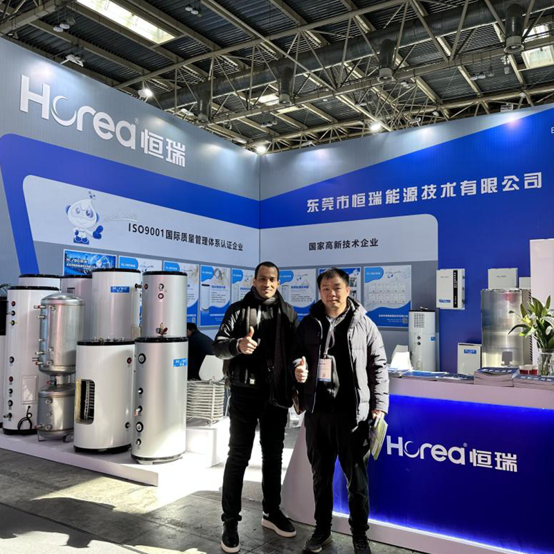 Компания Dongguan Hengrui Energy представила свою продукцию на выставке систем отопления, вентиляции и кондиционирования воздуха в провинции Чжэцзян, привлекая международных клиентов, уделявших особое внимание ее продукции — резервуарам для воды под давлением.