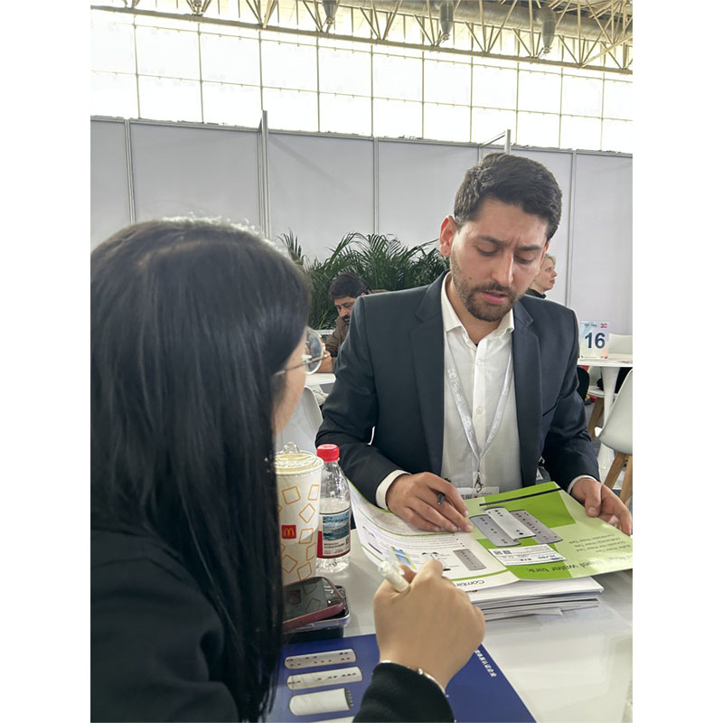 Визиты к клиентам в Узбекистане, эффективное снабжение энергией Dongguan Hengrui и новое сотрудничество в области систем кондиционирования