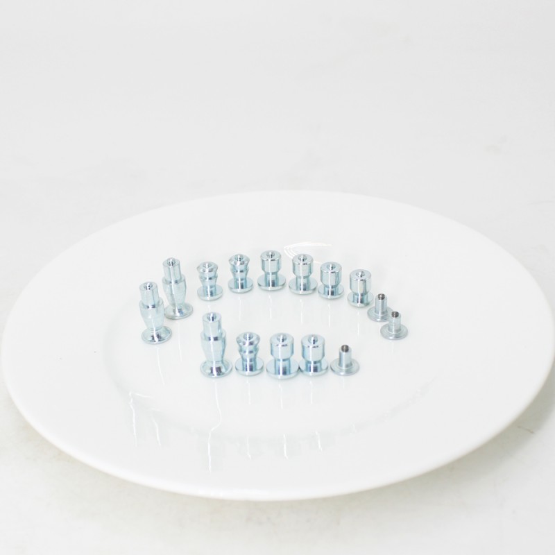 Синие и белые цинковые противоскользящие штифты