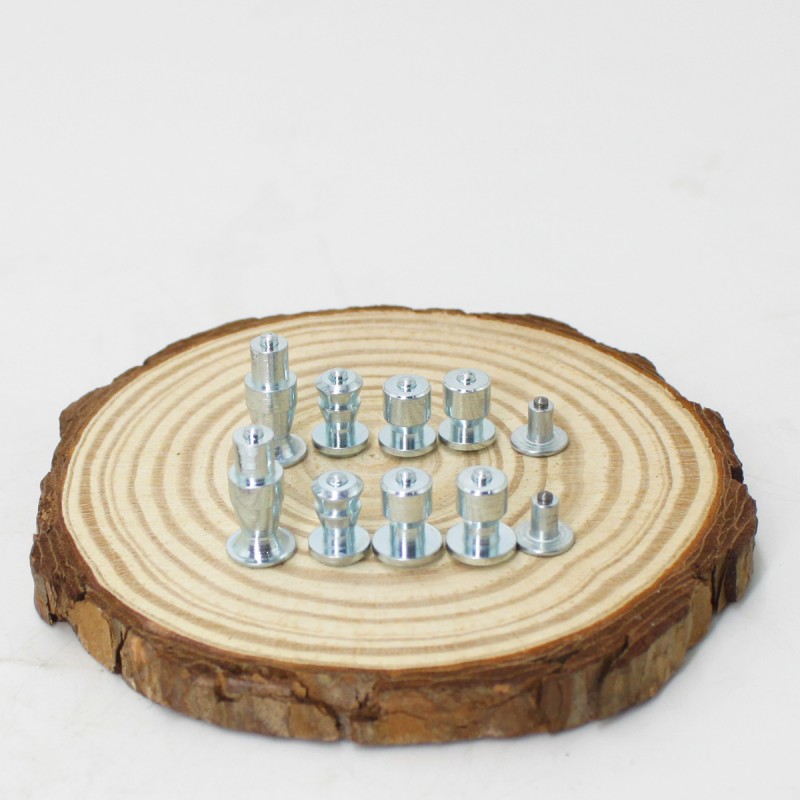 Синие и белые цинковые противоскользящие штифты