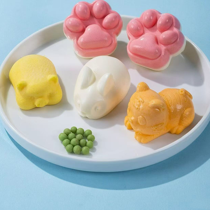 Торт-мусс с мультяшными персонажами