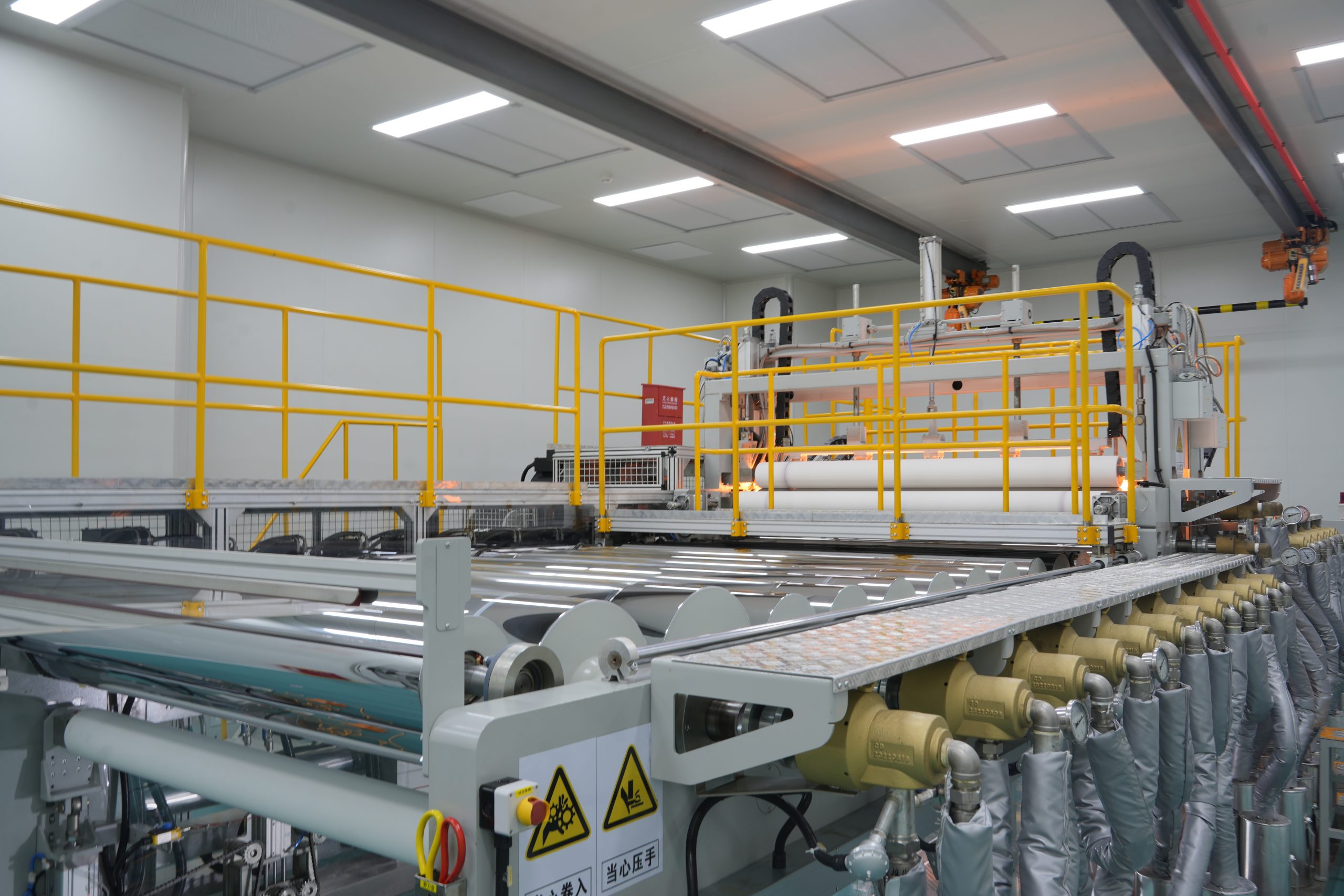 Компания Yongjian Machinery успешно завершила несколько проектов по созданию высокотехнологичных линий по производству специализированных мембран в 2025 году