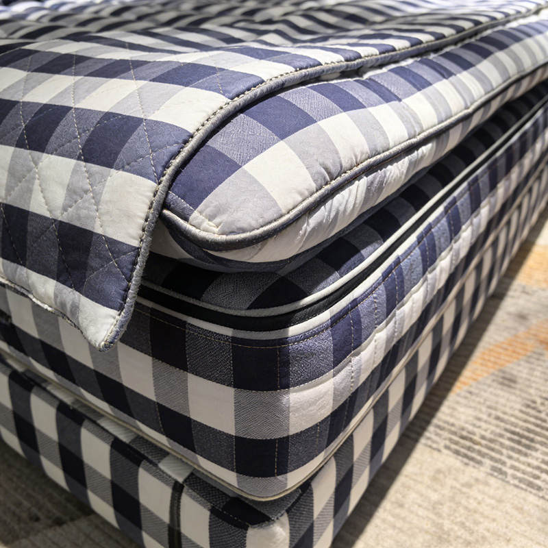 Матрас ручной работы Lorain — Матрас ручной работы без использования клея, с пружинами в отдельных карманах и высококачественной толстой мягкой набивкой (матрас + верхний слой)