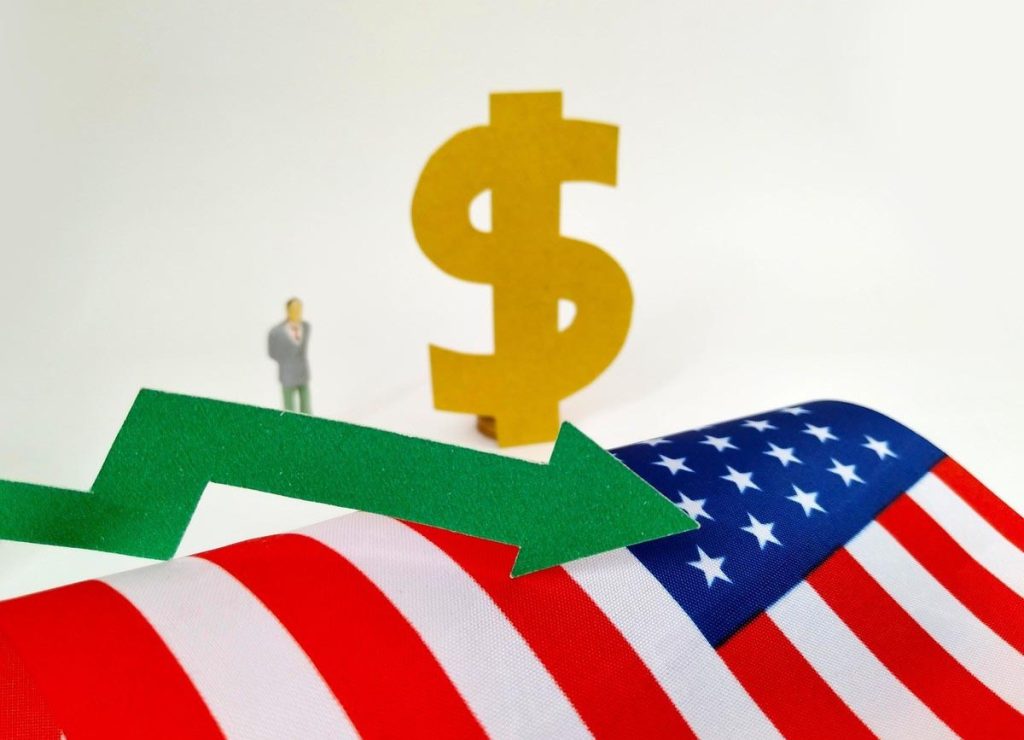 Федеральная резервная система снижает ставки