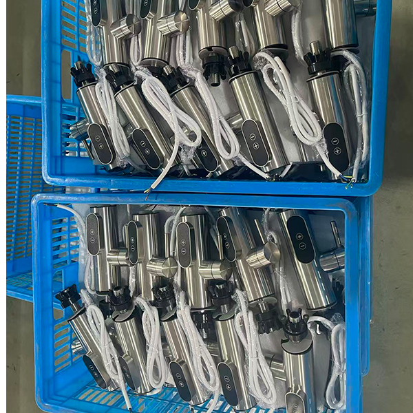 Компания Ningbo Zhenpin Electric Appliances Industry & Trade Co., Ltd.: Строгий контроль качества на каждом этапе; аккуратно сложенная полуфабрикатная продукция демонстрирует производственные возможности