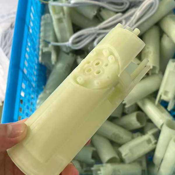 Компания Ningbo Zhenpin Electric Appliance Industry & Trade Co., Ltd. совершила прорыв в области материаловедения, впервые применив высокотемпературный нейлон, выдерживающий температуру до 240℃, в электрических водопроводных кранах.