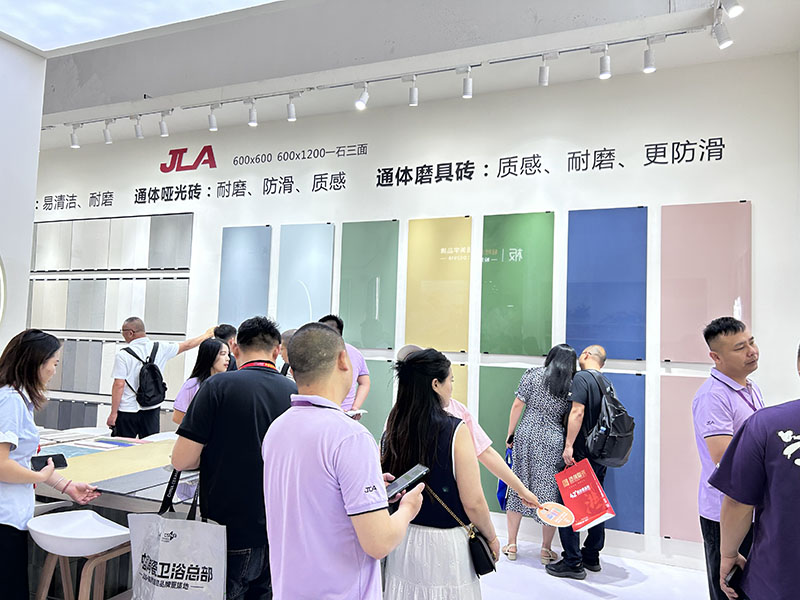 JLA блистает на выставке Foshan Ceramics Expo 2025, определяя тенденции в производстве керамической плитки