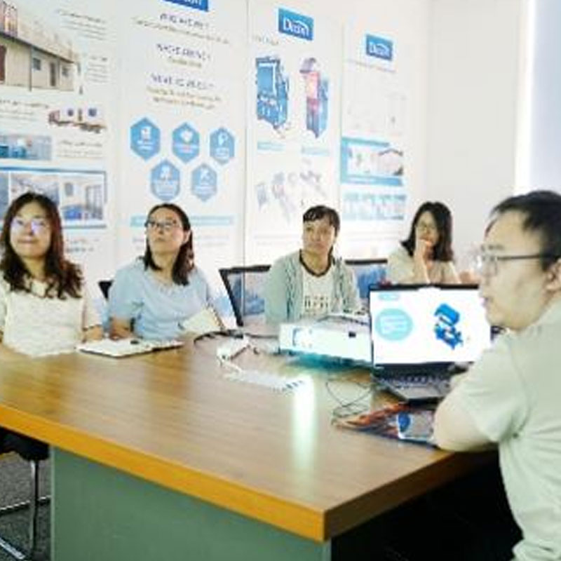 Циндао Децент Групп успешно провела внутреннюю подготовку по продукции Тумблер
