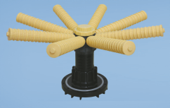 Оборудование для водоочистки под любые задачи: решения от производителя  Каждый проект по водоподготовке уникален. То, что работает для загородного дома, может не подойти для пищевого производства или котельной. Наш завод предлагает решения для самых разных сфер — от бытовых систем до крупных промышленных объектов. Рассказываем, какое оборудование подойдет именно вам.  Для частных домов и коттеджей  Владельцы загородной недвижимости чаще всего сталкиваются с проблемами жесткой воды, избытка железа, неприятного запаха. Компактные и эффективные системы на базе нашего оборудования решают эти задачи без лишних затрат.  Что мы предлагаем:  🏡 Фильтры умягчения — удаляют соли жесткости, предотвращают образование накипи в чайниках, стиральных и посудомоечных машинах. Оптимальный выбор: баллоны 1054 или 1354 с клапаном Runxin (механическим или электронным), загрузка ионообменной смолой.  🏡 Фильтры обезжелезивания — удаляют растворенное железо и марганец, избавляют от рыжего налета на сантехнике и металлического привкуса воды. Используем баллоны 1054, 1354 или 1465 с каталитической загрузкой.  🏡 Угольные фильтры — улучшают вкус и запах, удаляют хлор и органику. Ставятся после обезжелезивания или как финишная очистка.  🏡 Системы обратного осмоса — для получения воды питьевого качества. Компактные установки производительностью до 500 л/сутки помещаются под мойку.  Комплект для дома:  FRP-баллон нужного размера  Клапан Runxin (механика или электроника)  Фильтрующая загрузка  Дренажно-распределительная система  Соединительные трубки  Для многоквартирных домов и котельных  При подготовке воды для целых зданий важны надежность и производительность. Оборудование должно работать без сбоев и обеспечивать стабильное качество воды при пиковых нагрузках.  Наши решения:  🏢 Станции умягчения — для защиты труб, бойлеров, теплообменников от накипи. Используем баллоны 1865, 2162, 2472 с клапанами Runxin большого диаметра (2″–4″). Возможна параллельная установка нескольких баллонов для увеличения производительности.  🏢 Фильтры механической очистки — удаляют песок, взвеси, ржавчину из трубопроводов. Корпуса из нержавеющей стали или FRP-баллоны большого объема.  🏢 Установки обезжелезивания — для воды из скважин с высоким содержанием железа. Производительность рассчитывается индивидуально.  Особенности:  Промышленные клапаны с возможностью внешнего управления  Солевые баки большого объема  Автоматика, интегрируемая в систему диспетчеризации  Для пищевых производств  Вода в пищевой промышленности должна соответствовать строгим санитарным нормам. Оборудование из нержавеющей стали — обязательное требование.  Что используем:  🥤 Обратноосмотические установки — для получения воды, полностью очищенной от примесей, солей, бактерий. Производительность от 500 л/ч до 10 м³/ч и более. Установки комплектуются насосами высокого давления, автоматикой промывок, УФ-стерилизаторами.  🥤 Баки из нержавеющей стали SUS304 — для хранения подготовленной воды, приготовления моющих растворов, сиропов. Объемы любые, с полировкой, люками, мерными стеклами.  🥤 Картриджные фильтры — тонкая механическая очистка перед розливом. Корпуса из нержавейки под сменные картриджи 20″, 30″, 40″.  🥤 УФ-стерилизаторы — обеззараживание без химии.  Преимущества наших решений для пищевых производств:  Все материалы, контактирующие с водой, пищевые  Легкая санитарная обработка  Соответствие международным стандартам