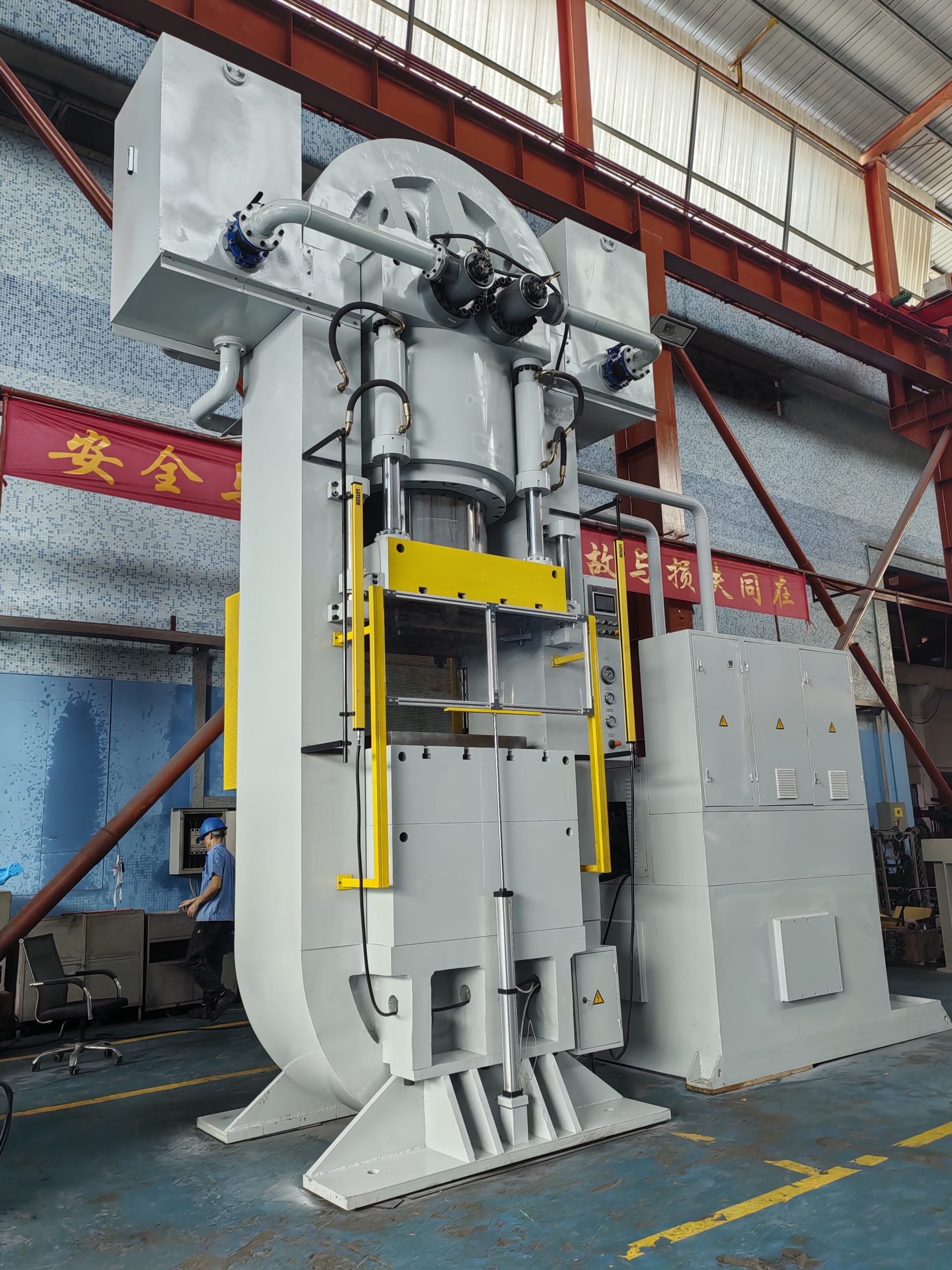 Сервопривод для намотки проволоки, прецизионный гидравлический пресс с ЧПУ.