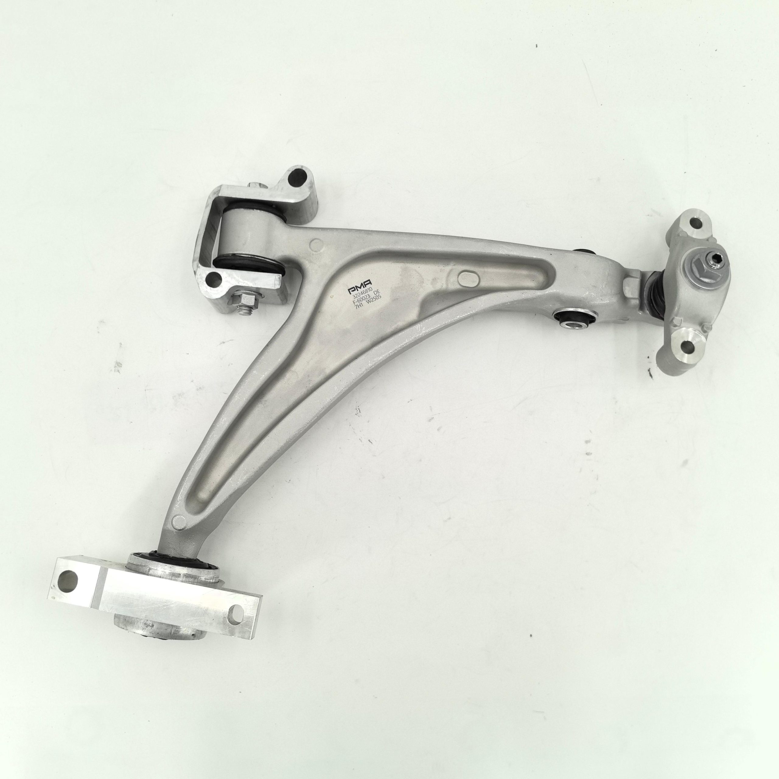 PMA 32246810 32246811 Рычаг Volvo XC60 XC90